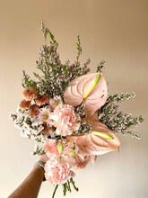 Carica l'immagine nel visualizzatore di Gallery, bouquet misto con anthurium