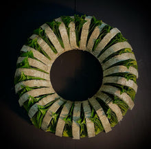 Carica l'immagine nel visualizzatore di Gallery, Ghirlanda funebre da appoggio