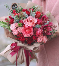 Load image into Gallery viewer, bouquet strawberry
