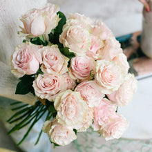 Lade das Bild in den Galerie-Viewer, Mazzo di rose rosa colombiane
