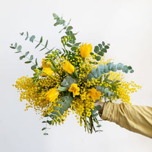 Lade das Bild in den Galerie-Viewer, Mazzo misto con Mimosa

