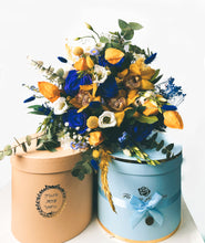 Cargar imagen en el visor de la galería, Bouquet di rose blu - Midnight Sky - Flowers Palermo
