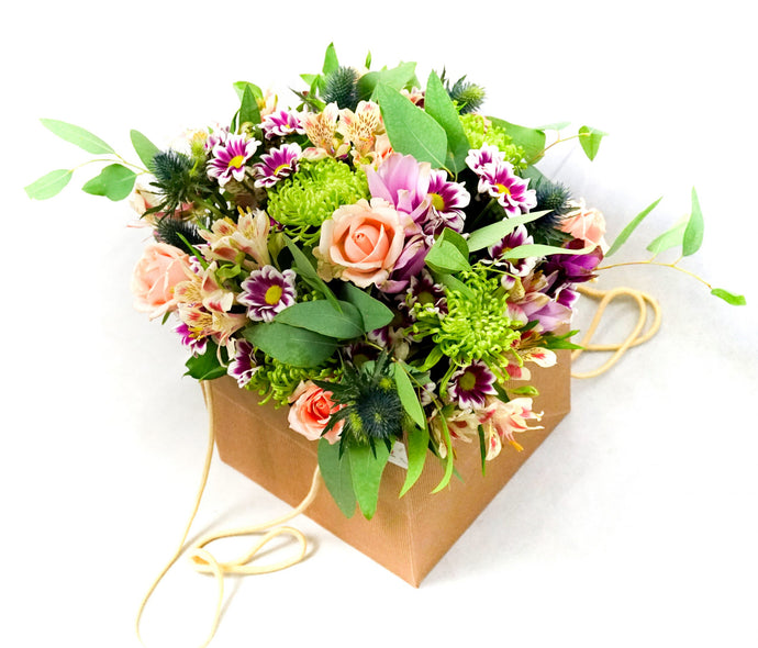 Bouquet in Shopping Bag - Vanda Kraft - Flowers Palermo